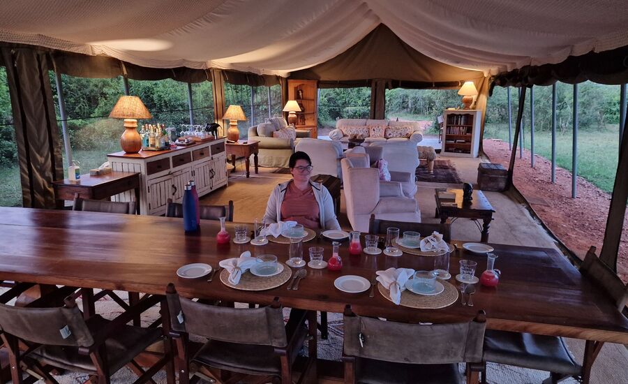 kazingachannel-dhau-queen-elizabeth-uganda-entebbe-selfdrive-ostschweiz-afrikaspezialist-luxusreisen-traumferien-st.gallen-reisebüro-spezialisten