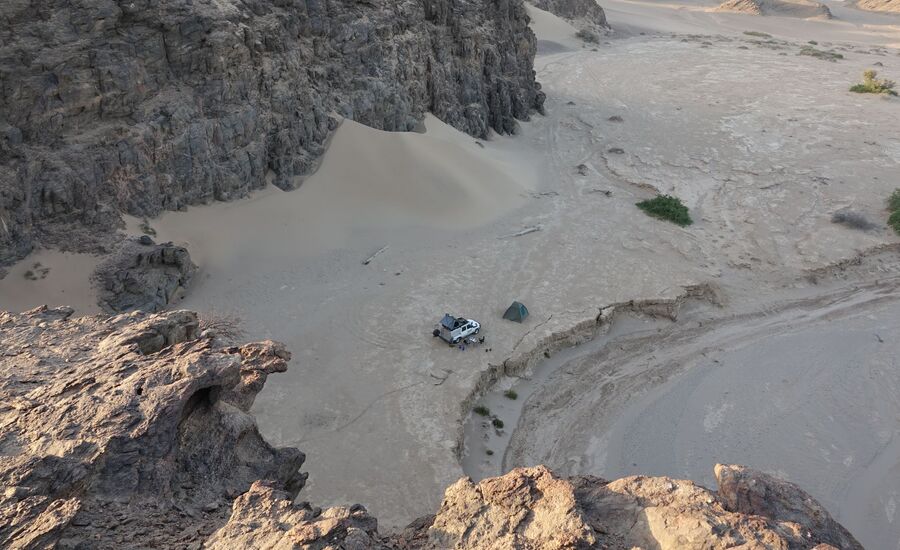 Hoanib-4x4-kakofeld-namibia-selbstfahrer-afrikaspezialist-ostschweiz-luxusreise-individuell-reiseplanung-reisebuero-stgallen
