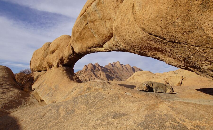 spitzkoppe-namibia-traumferien-stgallen-experte-reiseberatung-ostschweiz-fine-travel-reisebuero-selbstfahrer