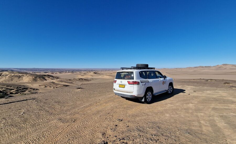 Hoanib-4x4-kakofeld-namibia-selbstfahrer-afrikaspezialist-ostschweiz-luxusreise-individuell-reiseplanung-reisebuero-stgallen
