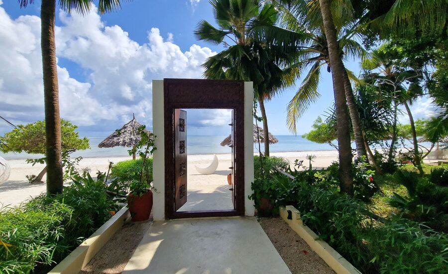 zanzibar-Tanzania-reisespezialist-st.gallen-ostschweiz-safari-zanzibar-sanzibar-badeferien-luxuferien-salfdrive-beach-traumstrand