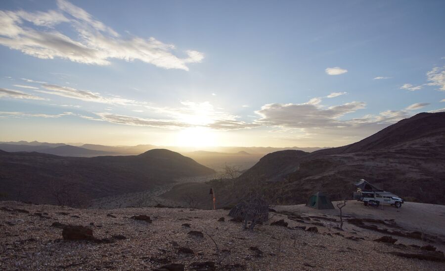 kaokofeld-abenteuer-4x4selbstfahrer-namibia-selbstfahrer-afrikaspezialist-ostschweiz-luxusreise-individuell-reiseplanung-reisebuero-stgallen
